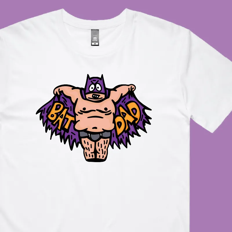 Bat Dad 🦹🏻‍♂️⚾️ - Men's T Shirt