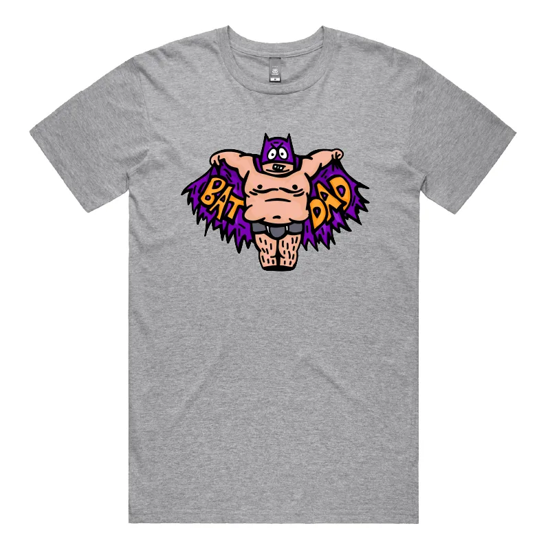 Bat Dad 🦹🏻‍♂️⚾️ - Men's T Shirt