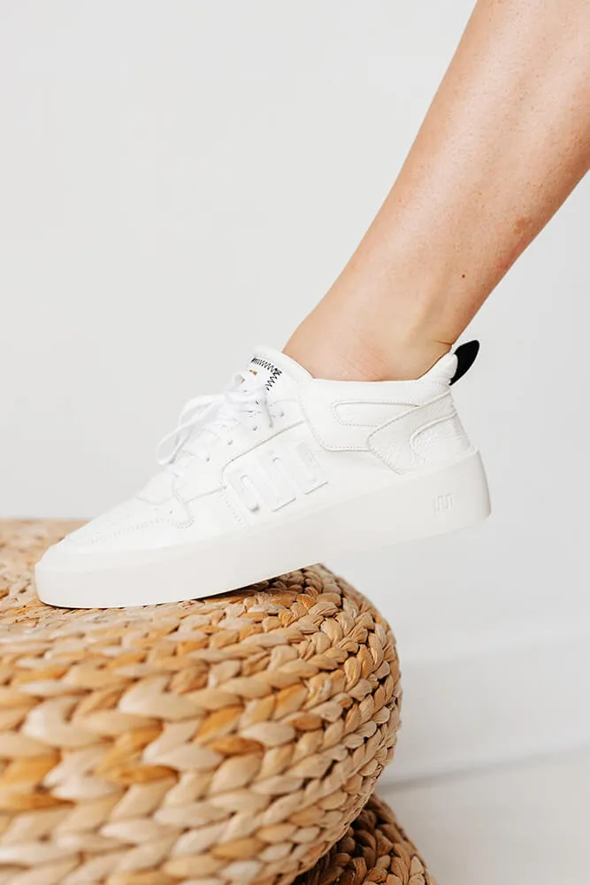 Esseutesse Lo-Top Sneaker - White