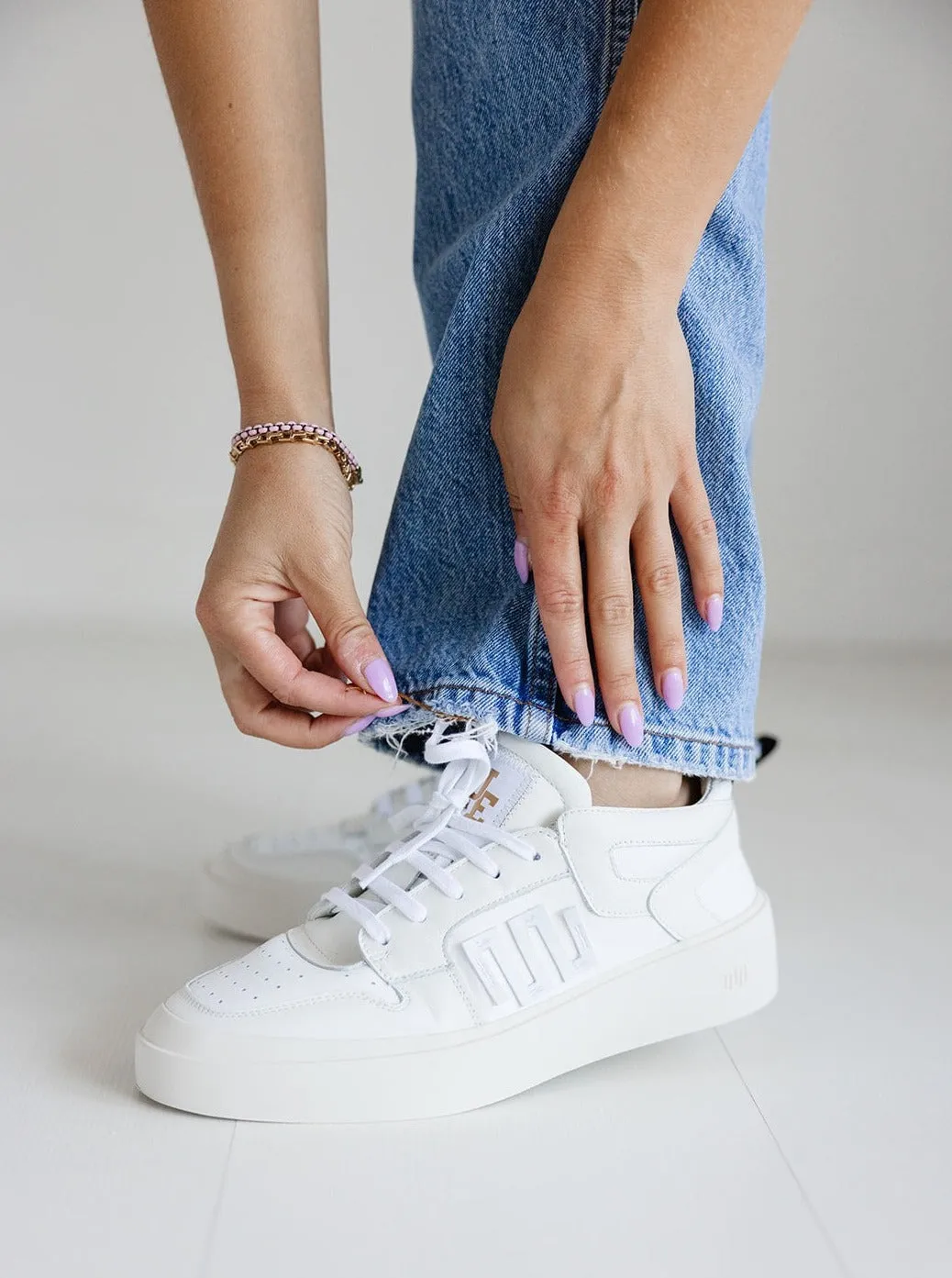 Esseutesse Lo-Top Sneaker - White