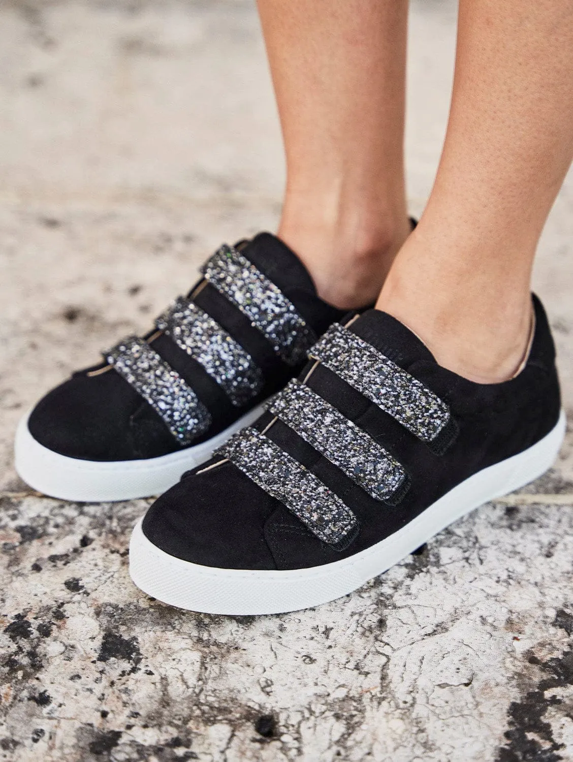 Farandole Recycled Vegan Suede Sneakers | Black